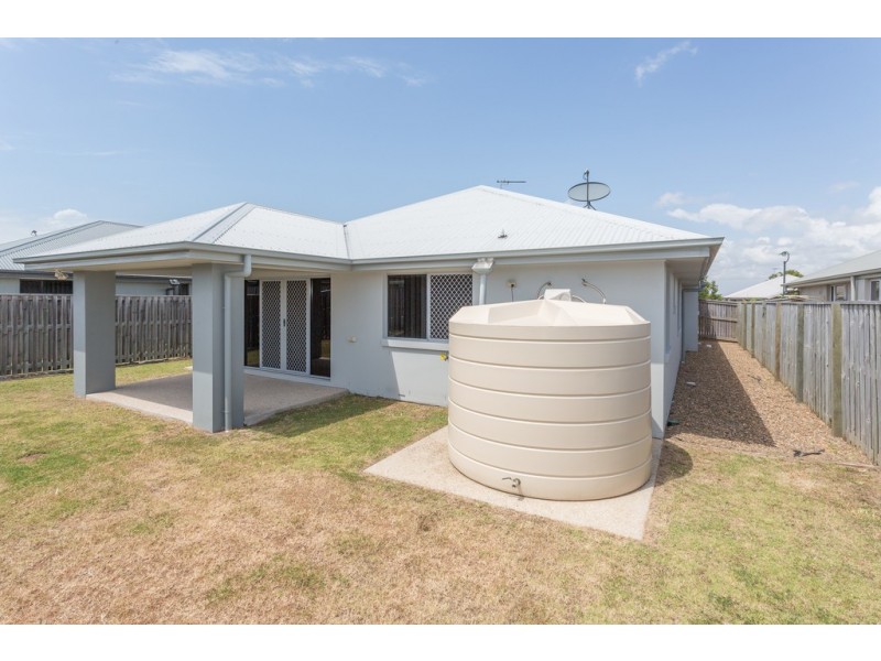 68 Newport Parade, Blacks Beach QLD 4740