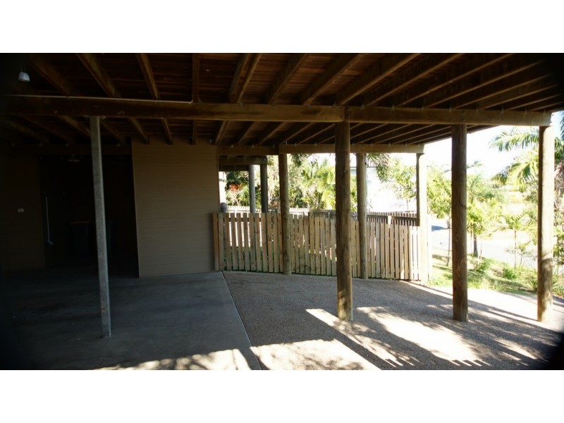 4 Driftwood Court, Rural View QLD 4740