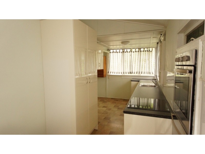 4 Chataway Street, West Mackay QLD 4740