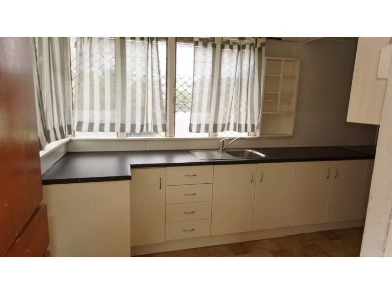 4 Chataway Street, West Mackay QLD 4740