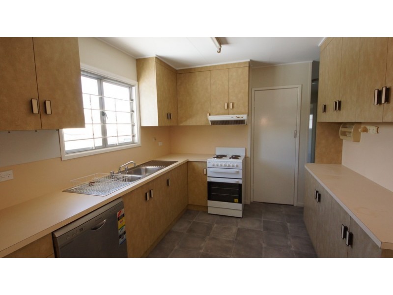 1 George Milton Street, West Mackay QLD 4740