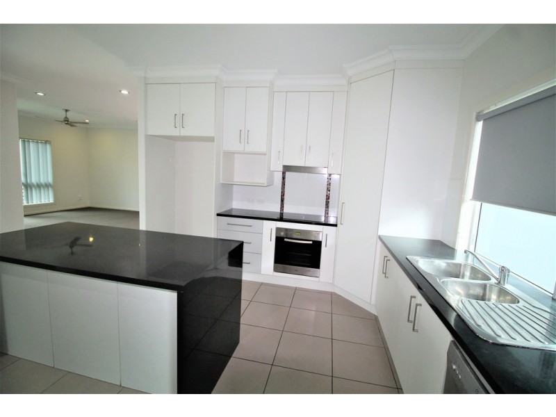 87 Village Circuit, Eimeo QLD 4740