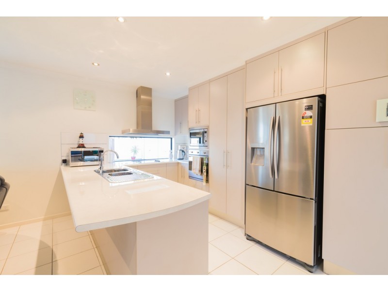 3 Lakeview Drive, Beaconsfield QLD 4740