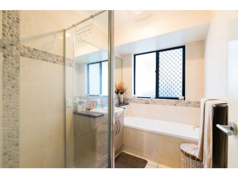 3 Lakeview Drive, Beaconsfield QLD 4740