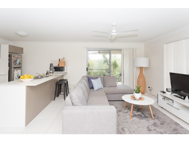 33 Village Circuit, Eimeo QLD 4740