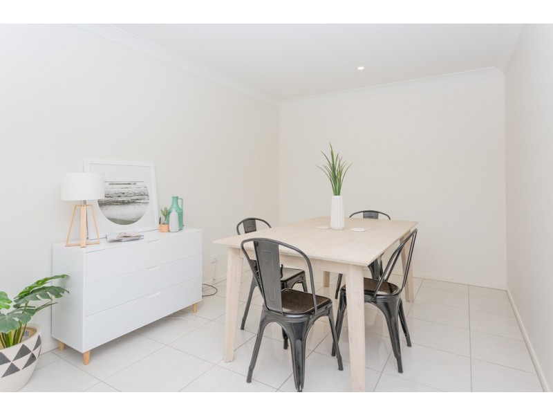 33 Village Circuit, Eimeo QLD 4740