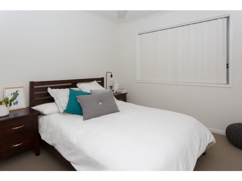 33 Village Circuit, Eimeo QLD 4740