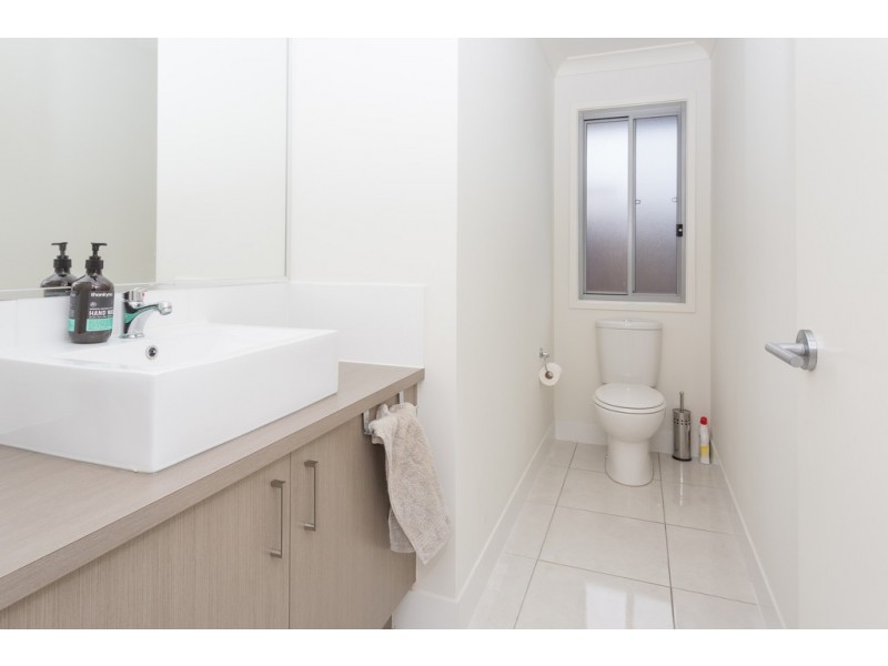 33 Village Circuit, Eimeo QLD 4740