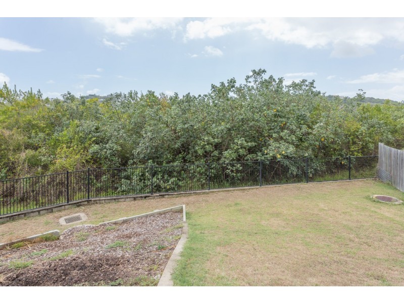 33 Village Circuit, Eimeo QLD 4740