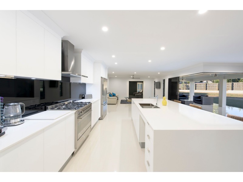 13 Midras Place, Bucasia QLD 4750