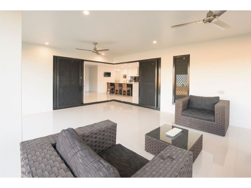 13 Midras Place, Bucasia QLD 4750