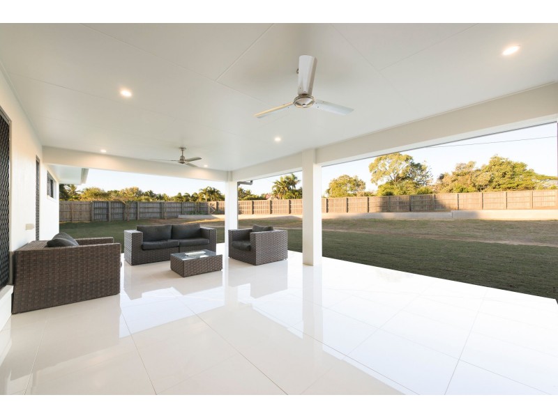 13 Midras Place, Bucasia QLD 4750