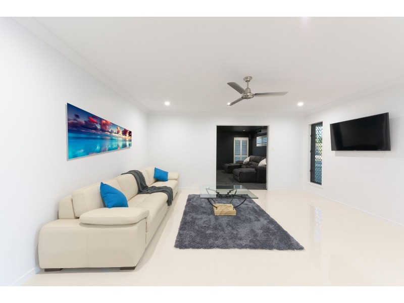 13 Midras Place, Bucasia QLD 4750
