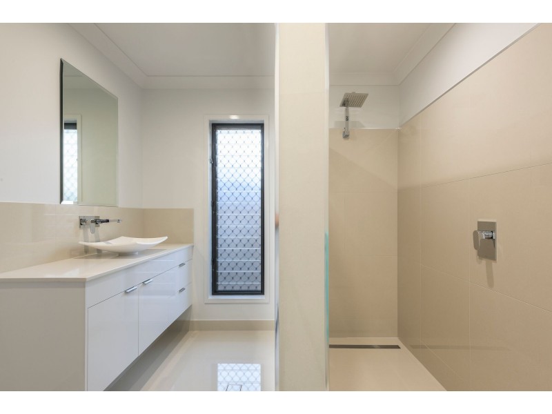 13 Midras Place, Bucasia QLD 4750