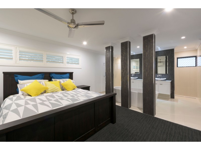 13 Midras Place, Bucasia QLD 4750