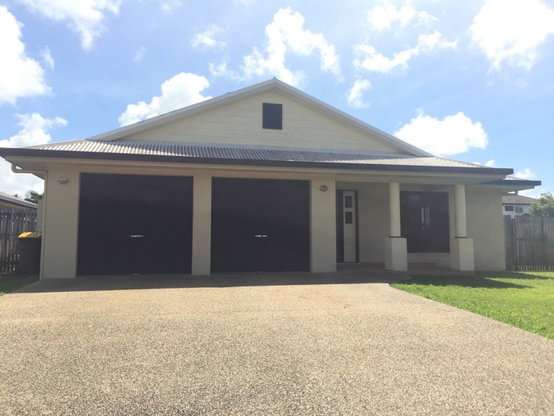 2 Mark Crescent, Glenella QLD 4740