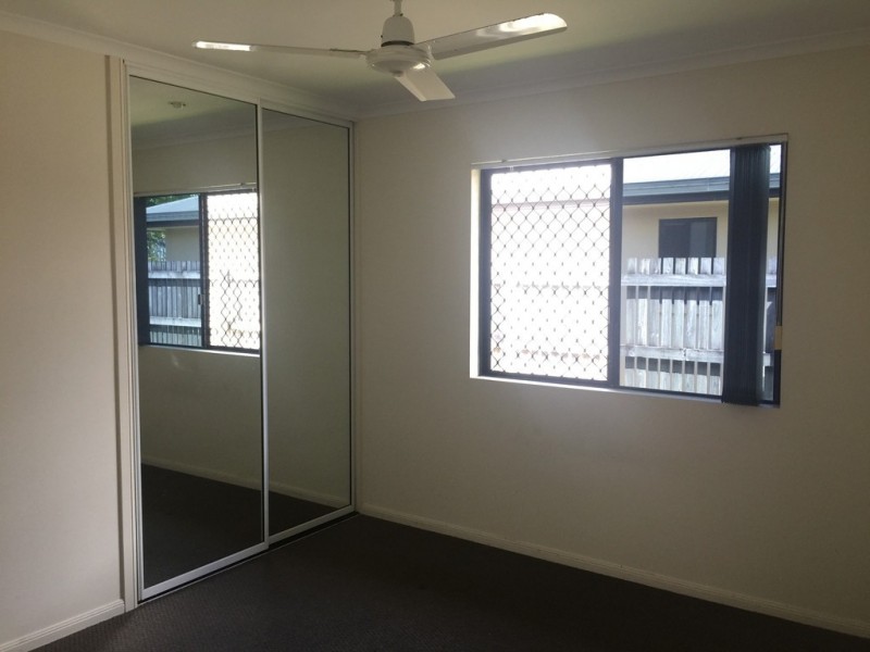 2 Mark Crescent, Glenella QLD 4740