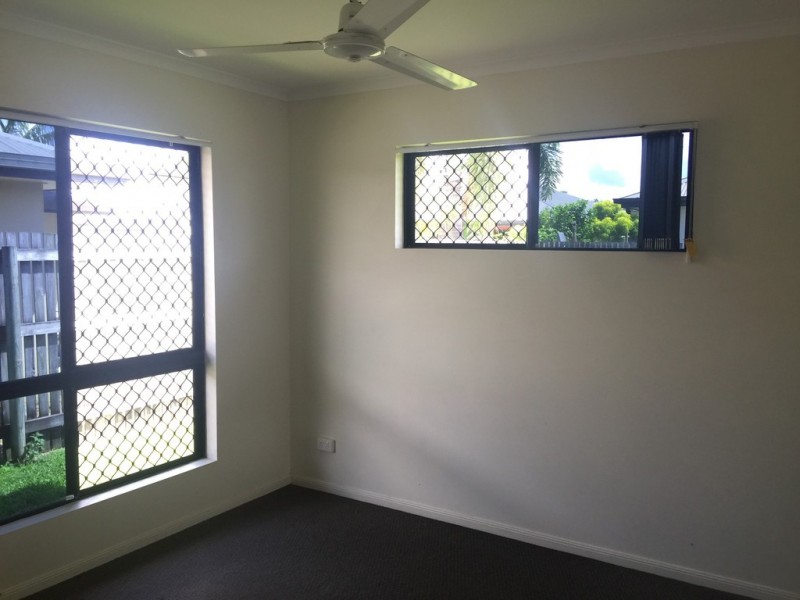 2 Mark Crescent, Glenella QLD 4740