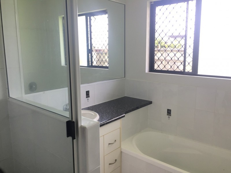 2 Mark Crescent, Glenella QLD 4740