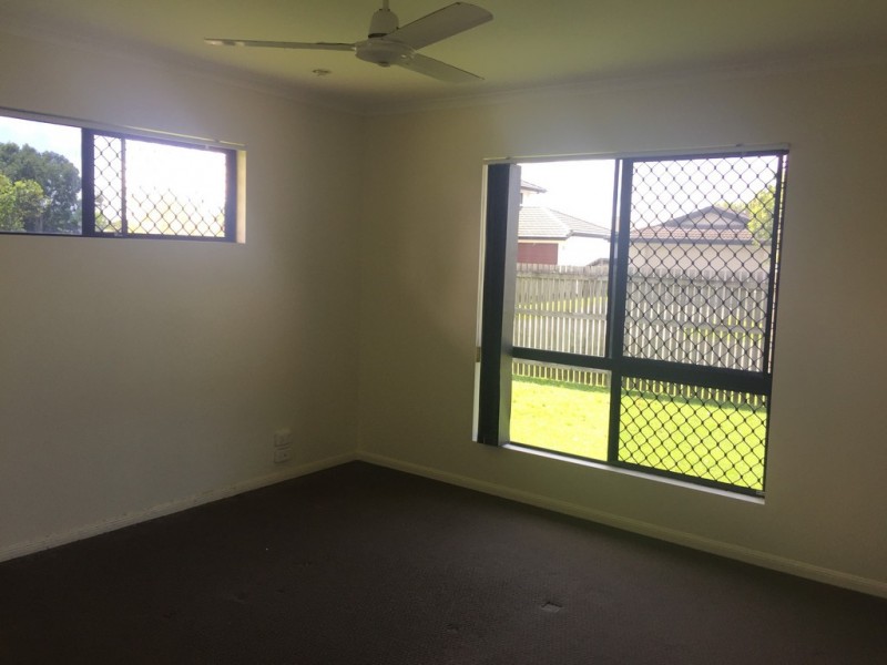 2 Mark Crescent, Glenella QLD 4740