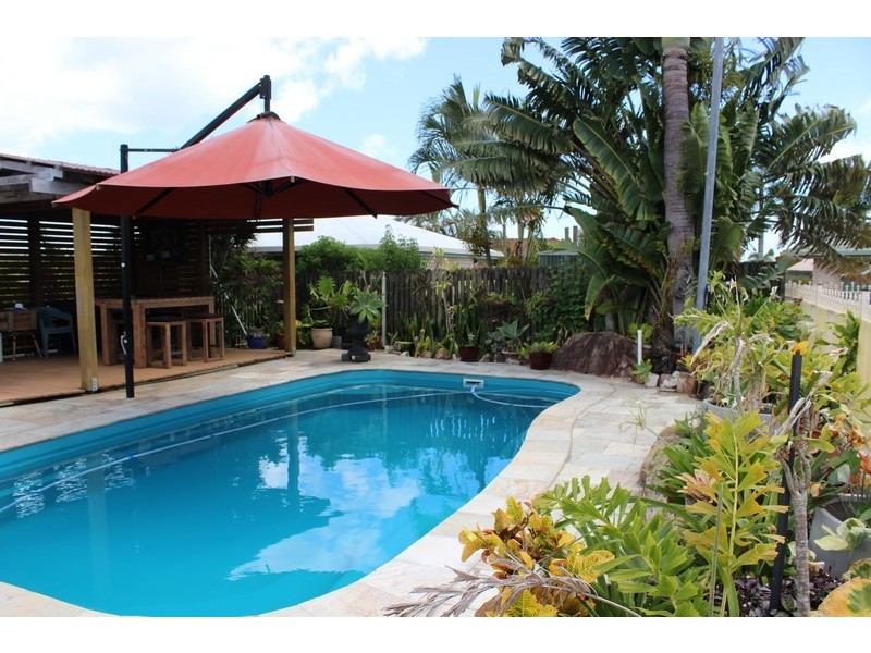 7 Sir Griffith Way, Rural View QLD 4740