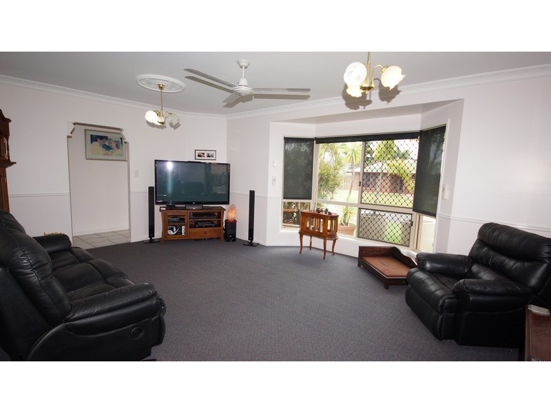 7 Sir Griffith Way, Rural View QLD 4740