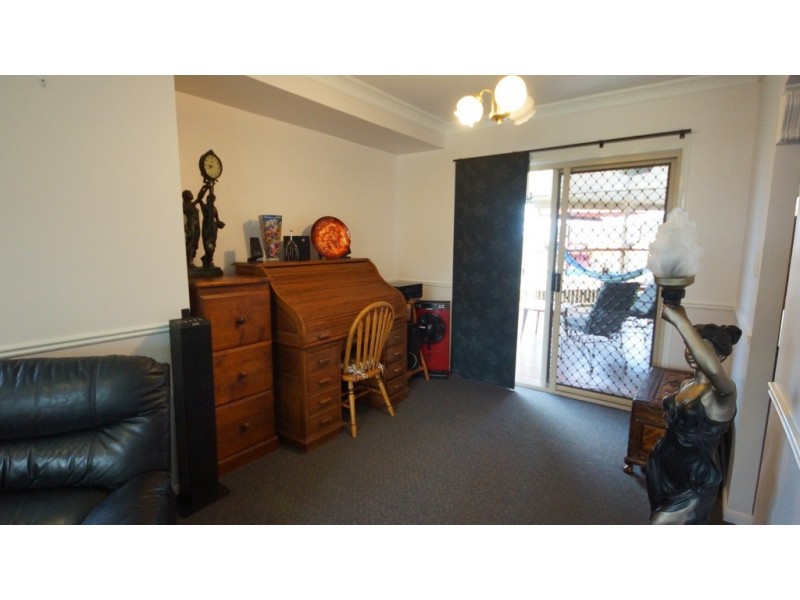 7 Sir Griffith Way, Rural View QLD 4740