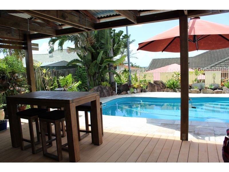 7 Sir Griffith Way, Rural View QLD 4740