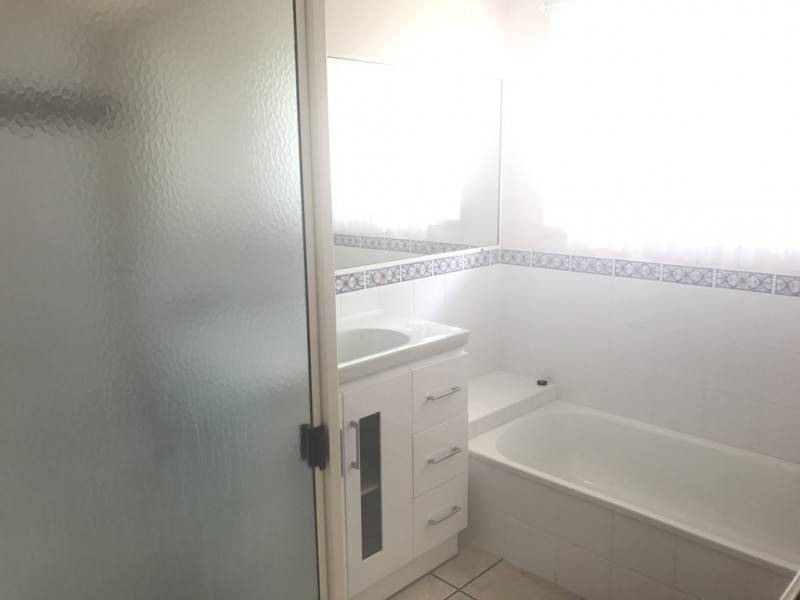 2 Cinnamon Drive, Glenella QLD 4740