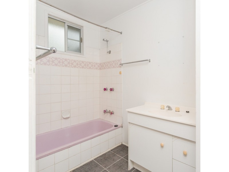 25 Cahill Crescent, Rural View QLD 4740