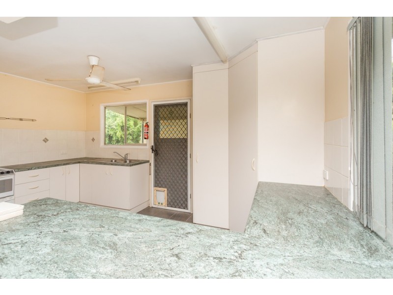 25 Cahill Crescent, Rural View QLD 4740