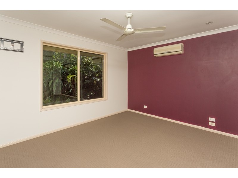 25 Johnson Avenue, Seaforth QLD 4741