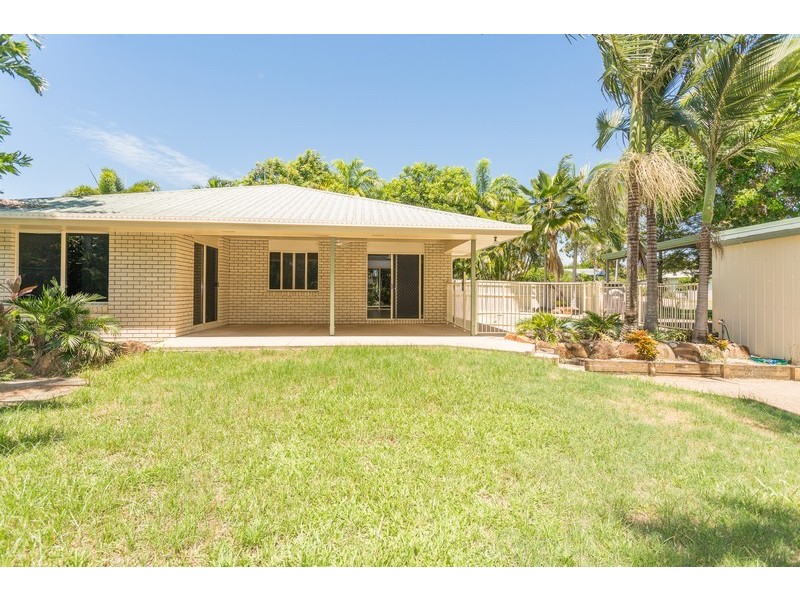 25 Johnson Avenue, Seaforth QLD 4741