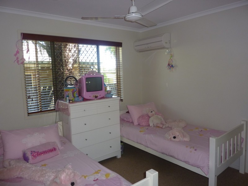 10 Border Street, Glenella QLD 4740