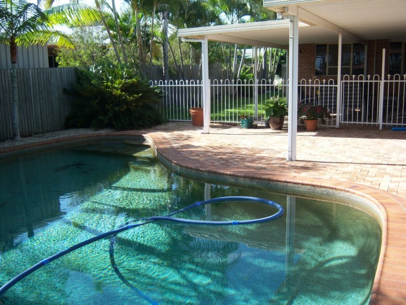 10 Border Street, Glenella QLD 4740