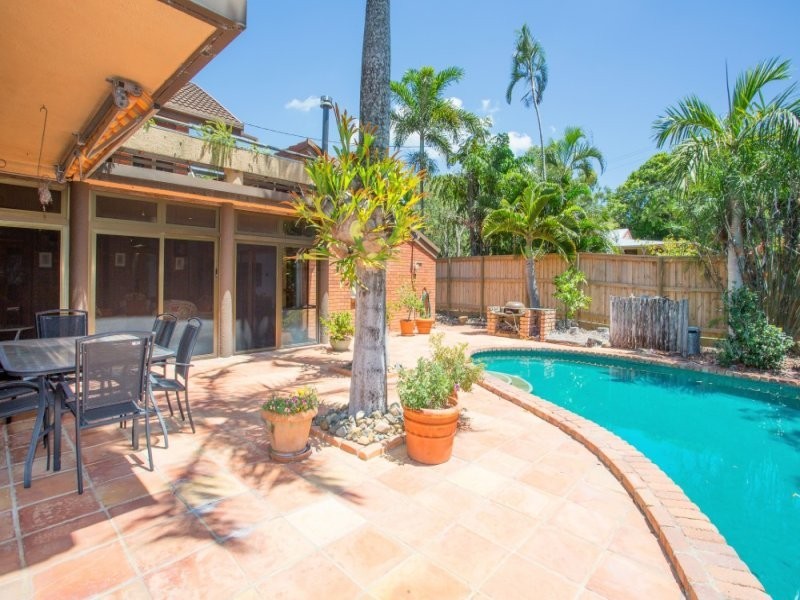 1-2 Walters Avenue, Bucasia QLD 4750