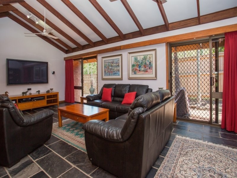 1-2 Walters Avenue, Bucasia QLD 4750
