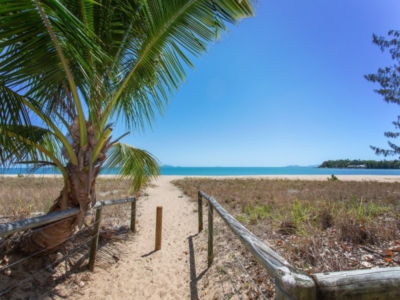 1-2 Walters Avenue, Bucasia QLD 4750