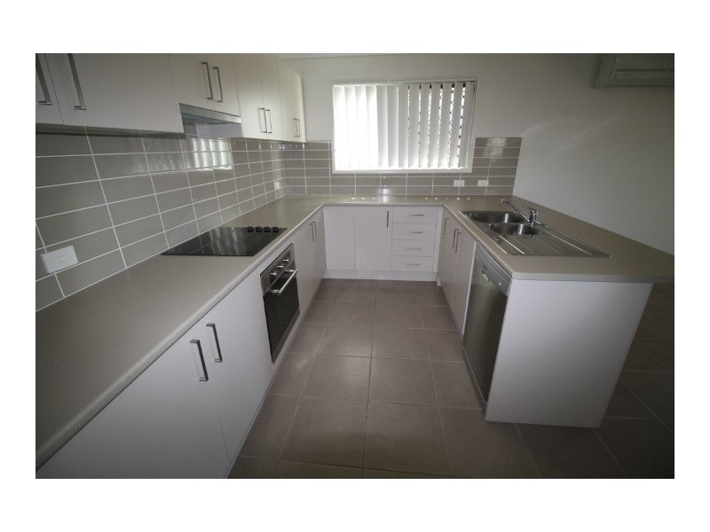 31 Village Circuit, Eimeo QLD 4740