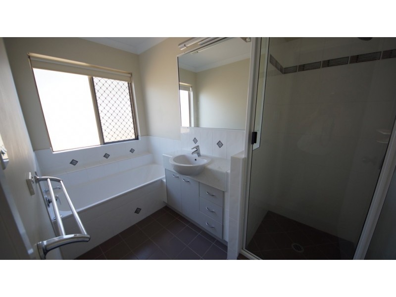 31 Dustwill Street, Eimeo QLD 4740