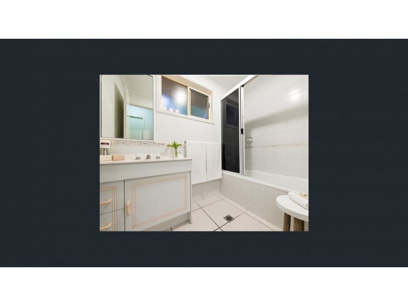 4/9 Robin Street, Slade Point QLD 4740