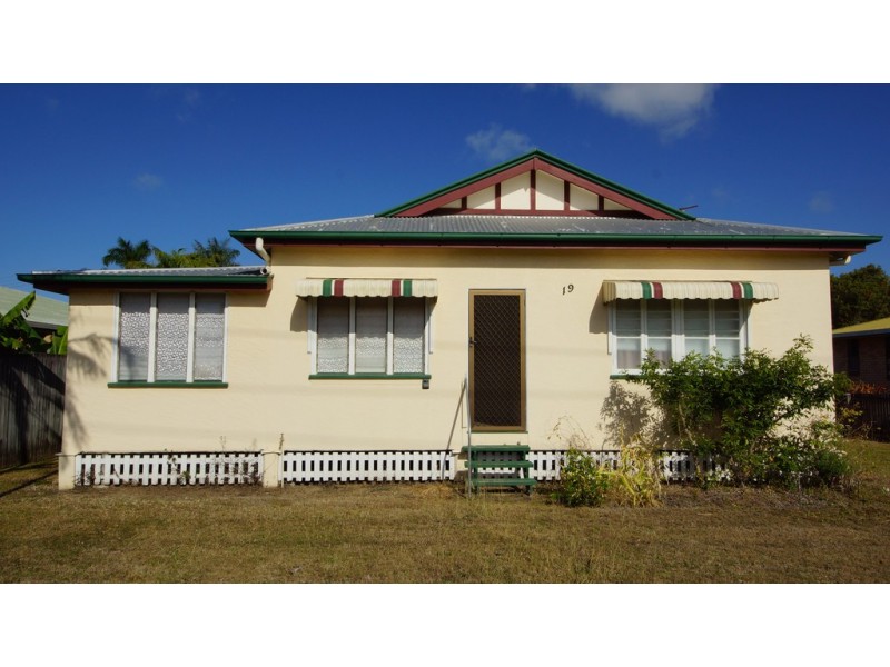 19 Holland Street, West Mackay QLD 4740
