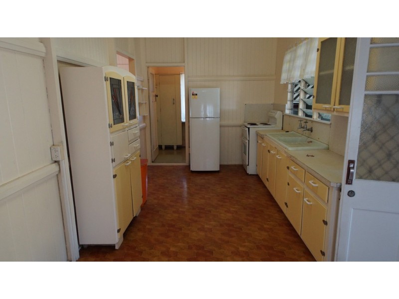 19 Holland Street, West Mackay QLD 4740