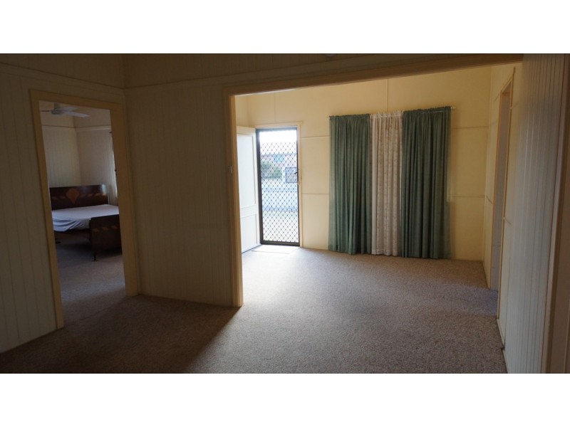 19 Holland Street, West Mackay QLD 4740