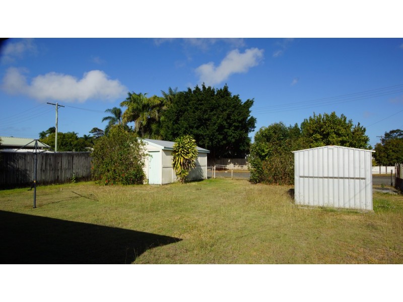 19 Holland Street, West Mackay QLD 4740