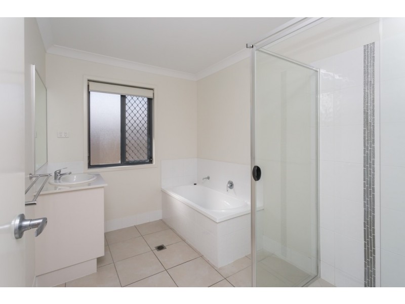15 Kingslea Court, Ooralea QLD 4740