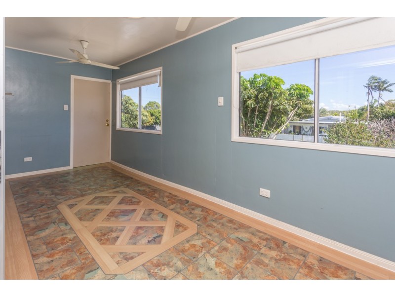 8 Rosella Street, Slade Point QLD 4740