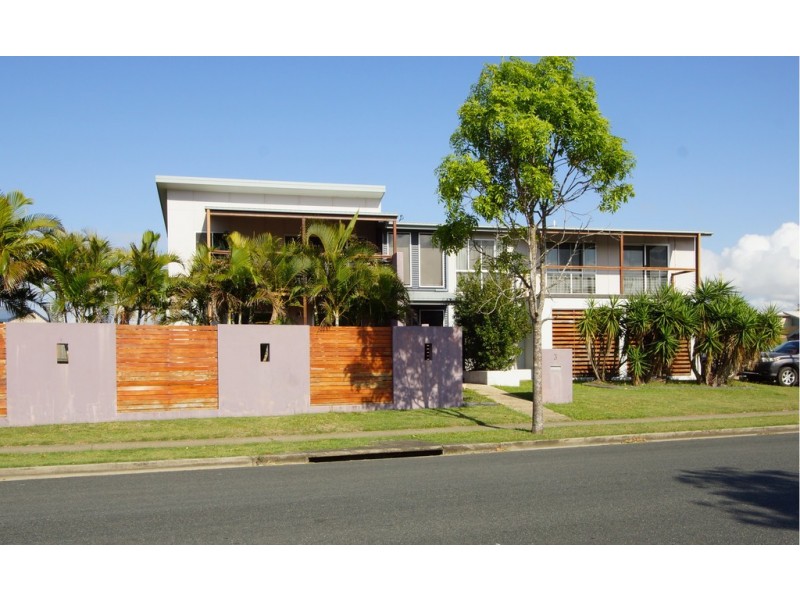 3 Royal Boulevard, Glenella QLD 4740