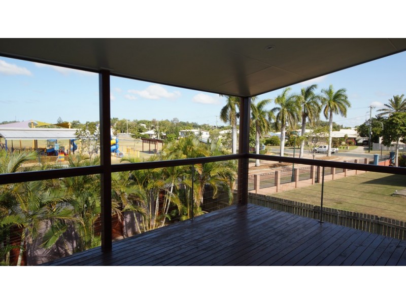 3 Royal Boulevard, Glenella QLD 4740