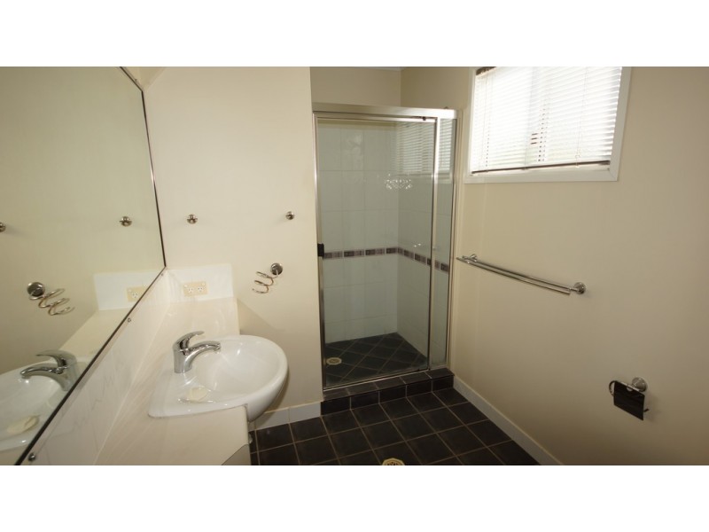 3 Royal Boulevard, Glenella QLD 4740